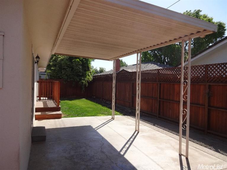 2126 W Pine St, Lodi, CA 95242 photo 13
