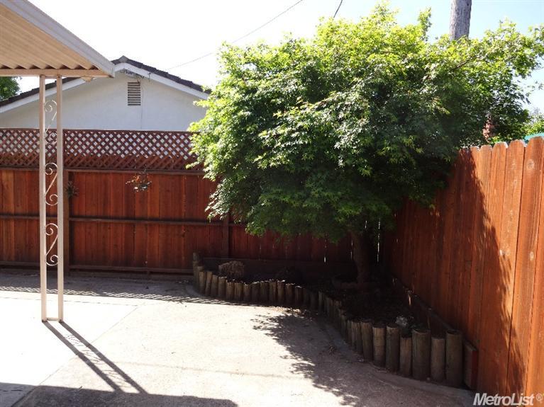 2126 W Pine St, Lodi, CA 95242 photo 15