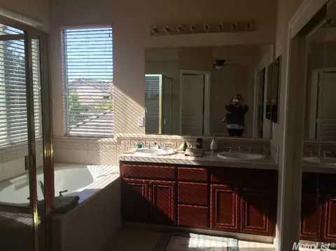 1011 Saint Moritz Ln, Manteca, CA 95337 photo 10