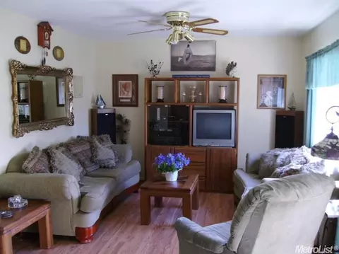 411 E Vine St, Lodi, CA 95240 photo 5