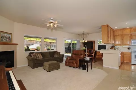 363 Caples Dr, Folsom, CA 95630 photo 6