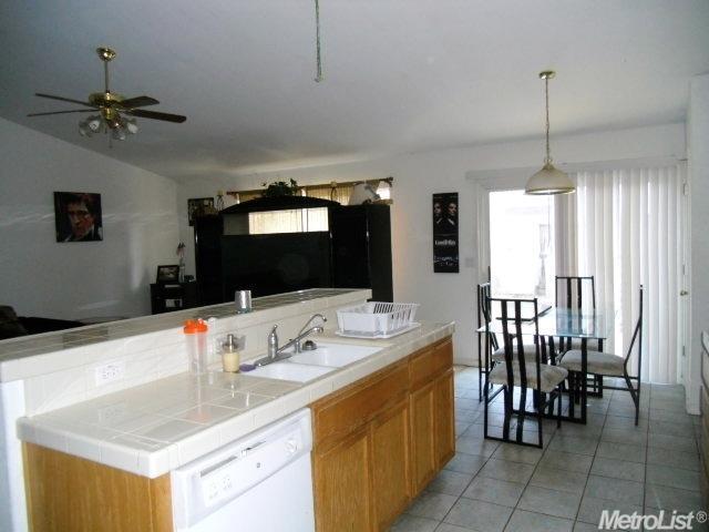 1054 Schadeck St, Manteca, CA 95336 photo 12