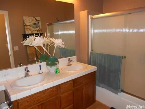 6325 Leaflet Ln, Hughson, CA 95326 photo 9