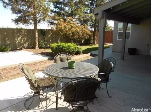 6325 Leaflet Ln, Hughson, CA 95326 photo 11