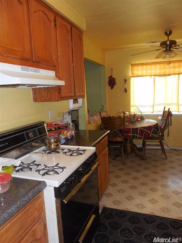905 Middlecoff Ave, Modesto, CA 95351 photo 4