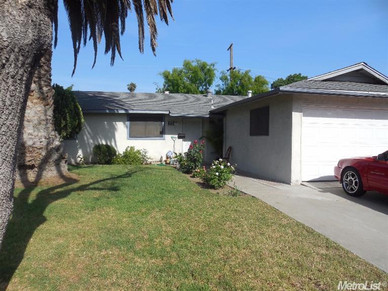 905 Middlecoff Ave, Modesto, CA 95351 photo 1