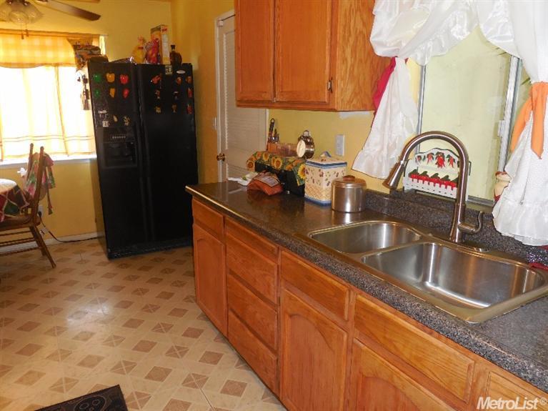 905 Middlecoff Ave, Modesto, CA 95351 photo 3