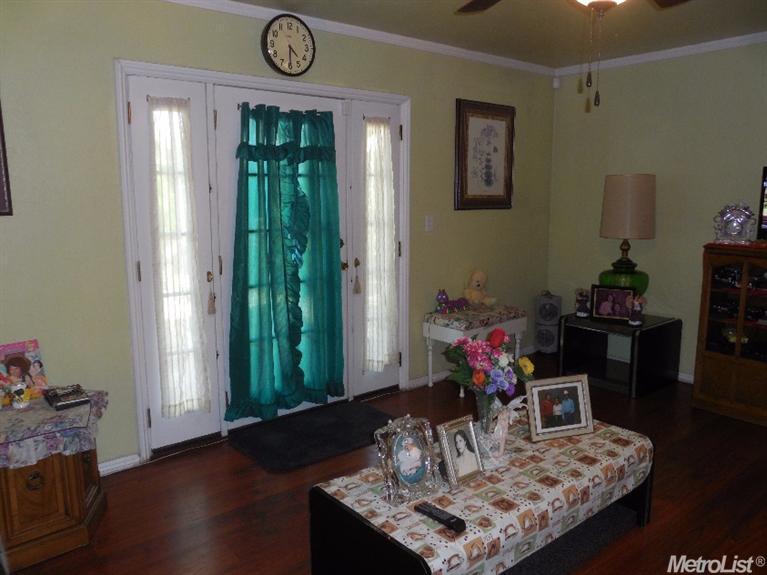 905 Middlecoff Ave, Modesto, CA 95351 photo 5