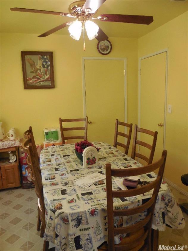905 Middlecoff Ave, Modesto, CA 95351 photo 2