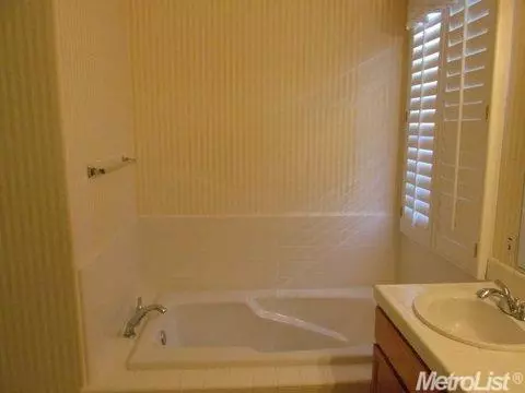 1539 Whispering Wind Dr, Tracy, CA 95377 photo 9