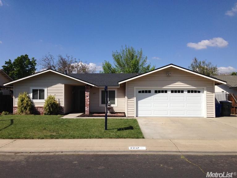 2217 Calcagno St, Ceres, CA 95307 photo 1