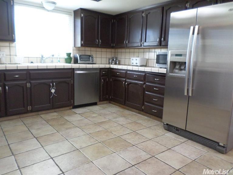 2217 Calcagno St, Ceres, CA 95307 photo 4