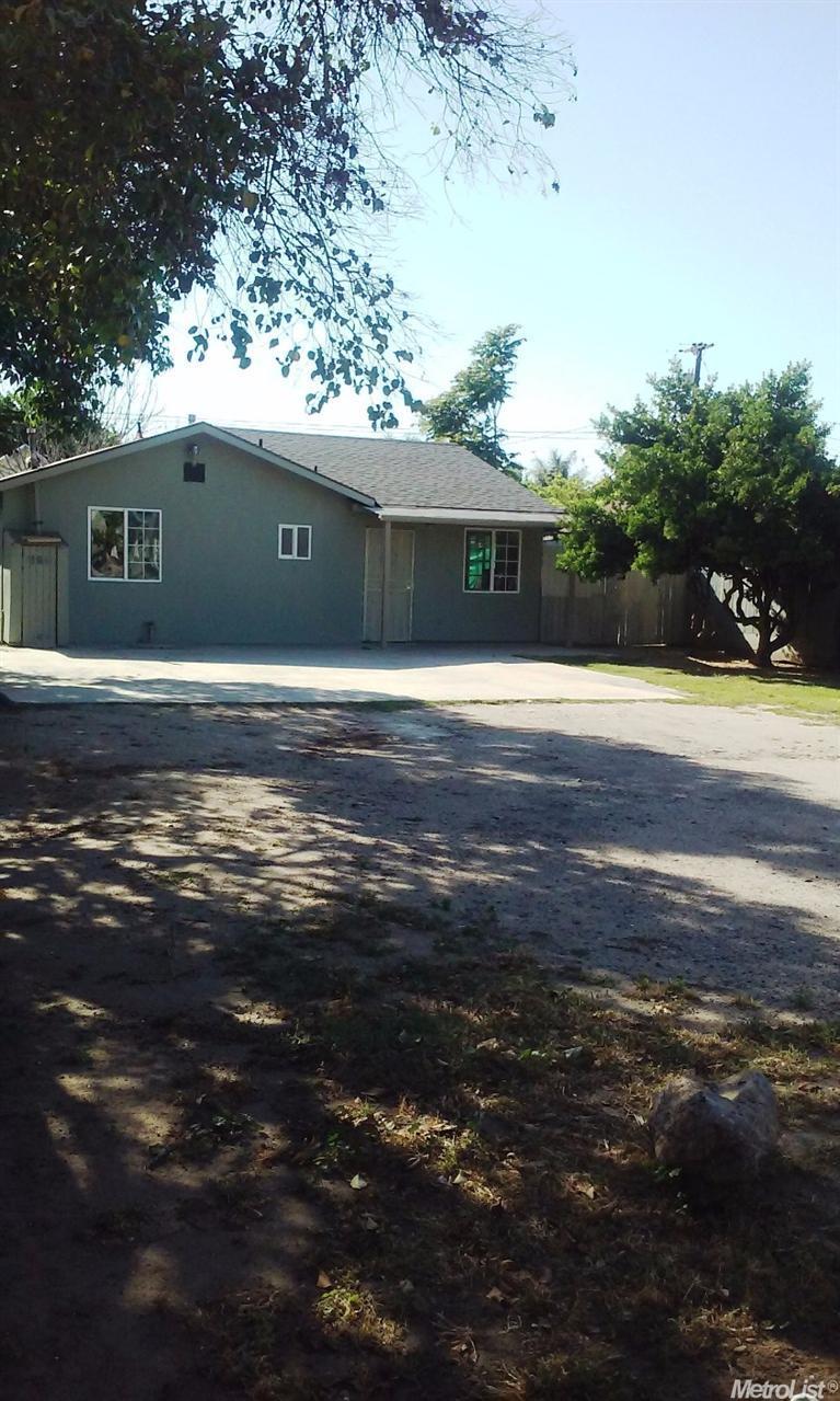 1513 Eureka St, Modesto, CA 95358 photo 1