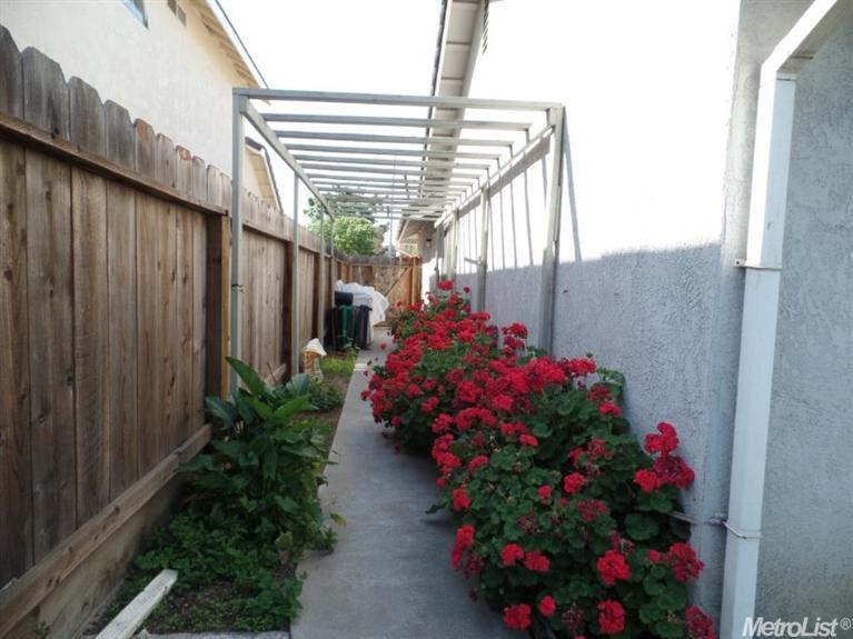 347 Castile Ln, Turlock, CA 95382 photo 22