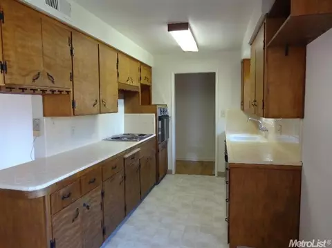 1918 Jackson St, Lodi, CA 95242 photo 3