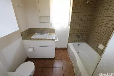 301 Laurel Ave, Modesto, CA 95351 photo 3