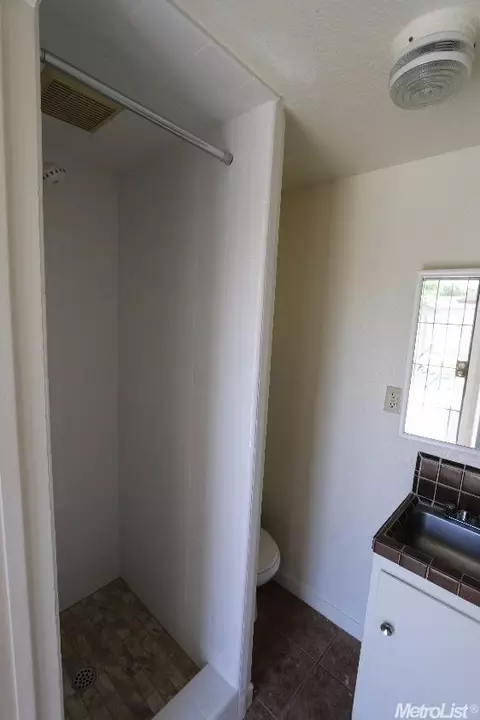 301 Laurel Ave, Modesto, CA 95351 photo 4