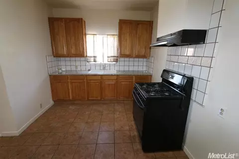 301 Laurel Ave, Modesto, CA 95351 photo 5