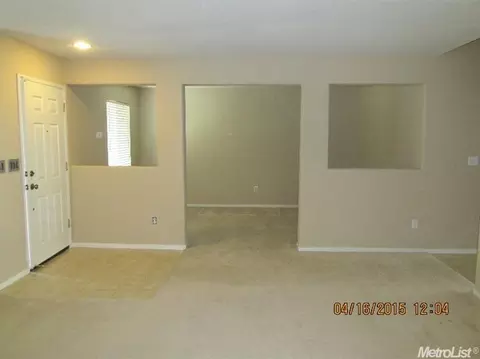 1201 Cliff Swallow Dr, Patterson, CA 95363 photo 3