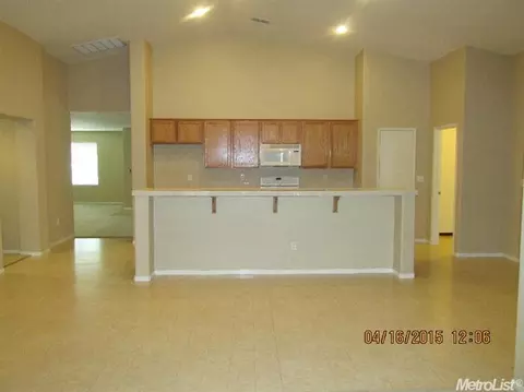 1201 Cliff Swallow Dr, Patterson, CA 95363 photo 6