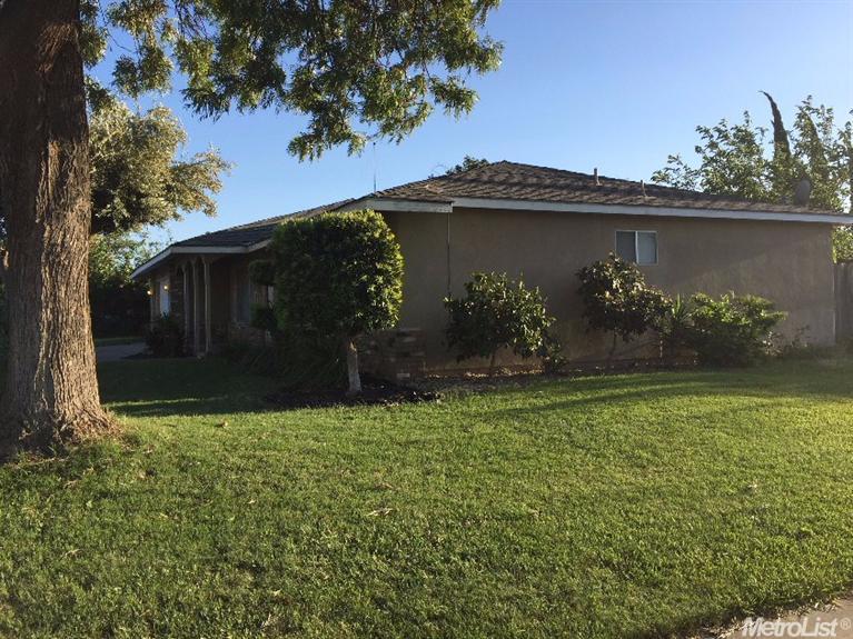 905 Cadillac Dr, Modesto, CA 95351 photo 4