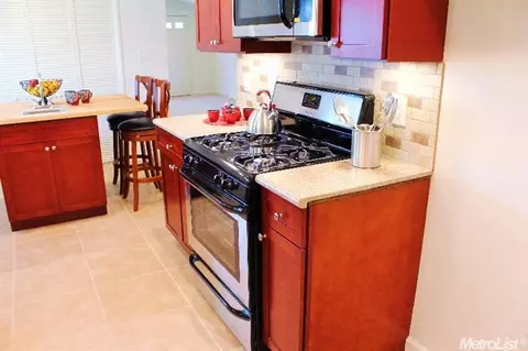 6536 Miles Ln, Carmichael, CA 95608 photo 4
