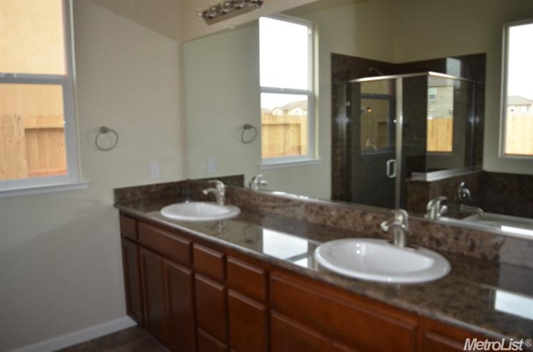 538 Pecan Dr, Ripon, CA 95366 photo 8