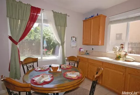 232 Romanov Ct, Patterson, CA 95363 photo 3