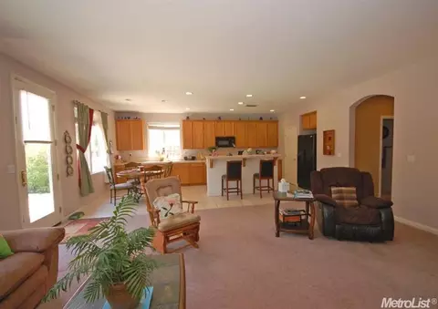 232 Romanov Ct, Patterson, CA 95363 photo 7