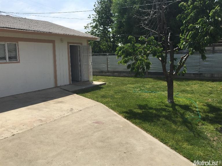 158 S T St, Merced, CA 95341 photo 10