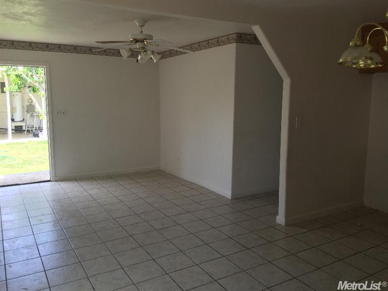 158 S T St, Merced, CA 95341 photo 9