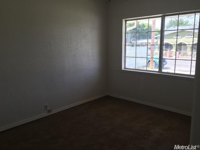 158 S T St, Merced, CA 95341 photo 1