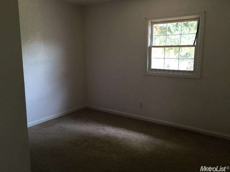 158 S T St, Merced, CA 95341 photo 7