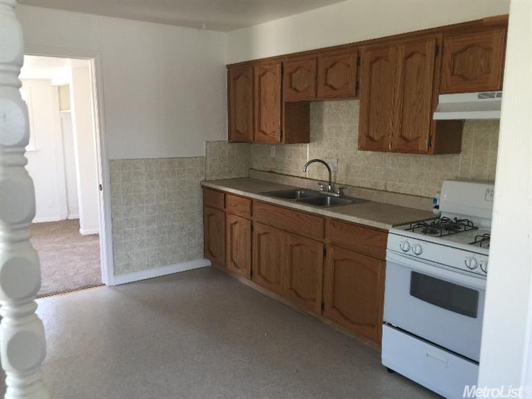 158 S T St, Merced, CA 95341 photo 6