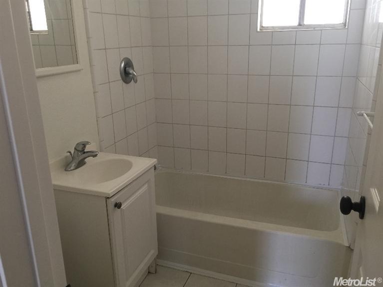 158 S T St, Merced, CA 95341 photo 3