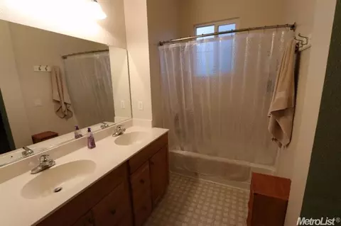 1326 Merle Ct, Ripon, CA 95366 photo 7