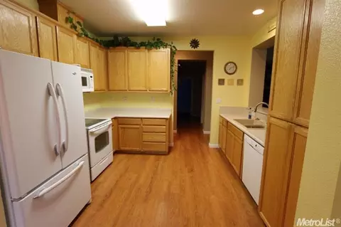 1326 Merle Ct, Ripon, CA 95366 photo 4
