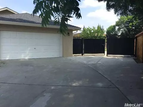 3542 Elon Ct, Turlock, CA 95382 photo 2