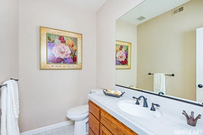 506 Angela St, Davis, CA 95618 photo 8