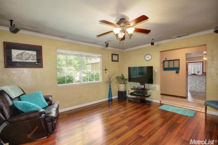 8904 Aksarben Dr, Orangevale, CA 95662 photo 5