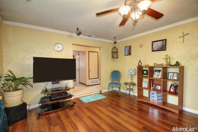8904 Aksarben Dr, Orangevale, CA 95662 photo 6