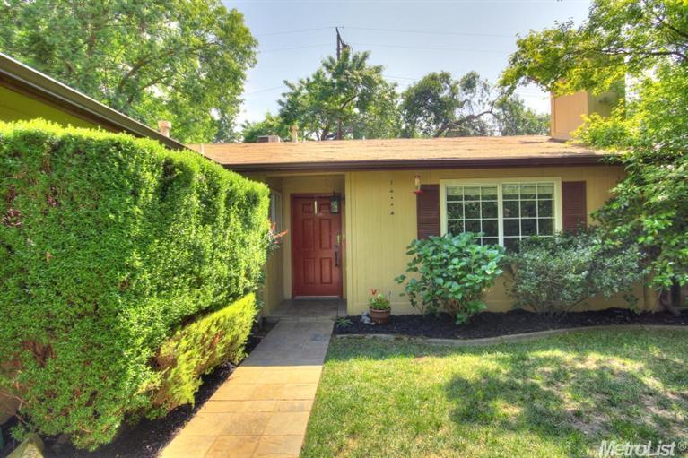 8904 Aksarben Dr, Orangevale, CA 95662 photo 2