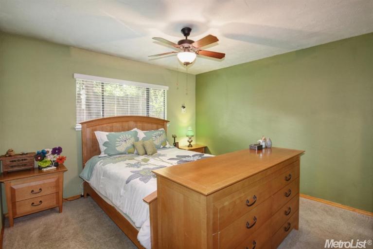 8904 Aksarben Dr, Orangevale, CA 95662 photo 11