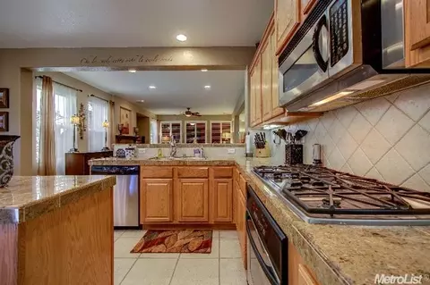 2155 Sterling Dr, Rocklin, CA 95765 photo 6
