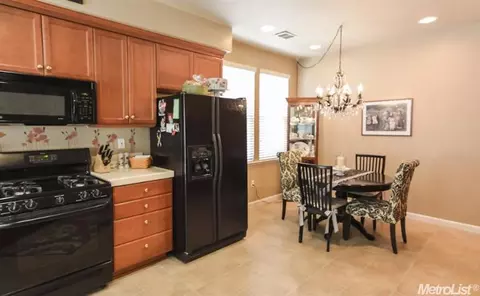 1750 Daniels St, Manteca, CA 95337 photo 4