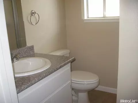 647 Lola Ct, Patterson, CA 95363 photo 10