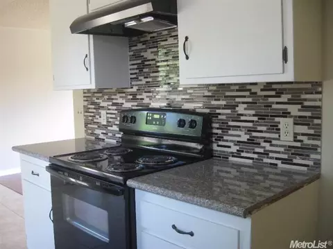 647 Lola Ct, Patterson, CA 95363 photo 3