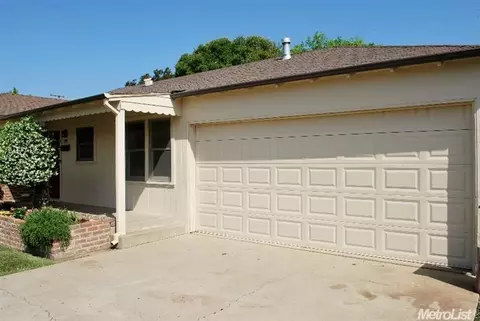 709 Windsor Dr, Lodi, CA 95240 photo 2