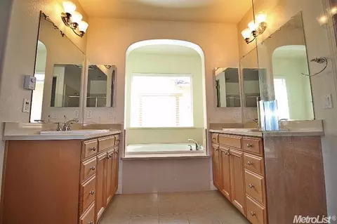1164 Como Dr, Manteca, CA 95337 photo 10