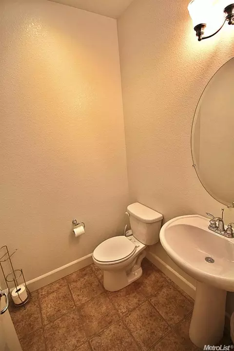 1164 Como Dr, Manteca, CA 95337 photo 18